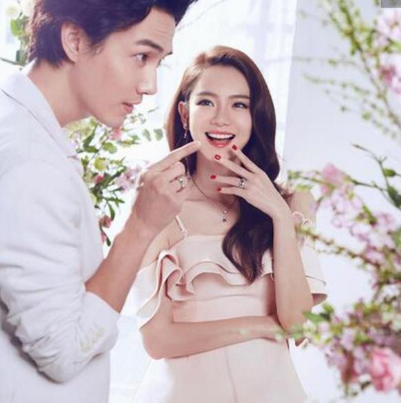 戚薇爆料男闺蜜视频,揭秘娱乐圈背后的情感纠葛  第1张